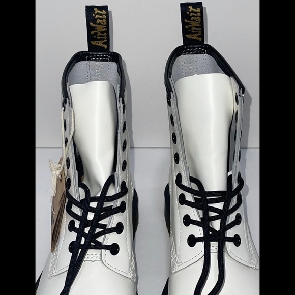 DR. MARTENS 1460 (11821) SMOOTH LEATHER LACE UP BOOTS WHITE SIZE - 6 .US/37 .EU - Picture 8 of 11